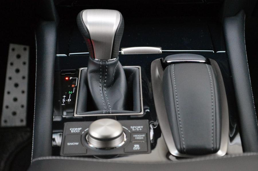  Lexus LS460 F-Sport AWD 2013 года  (фото 14 из 47)